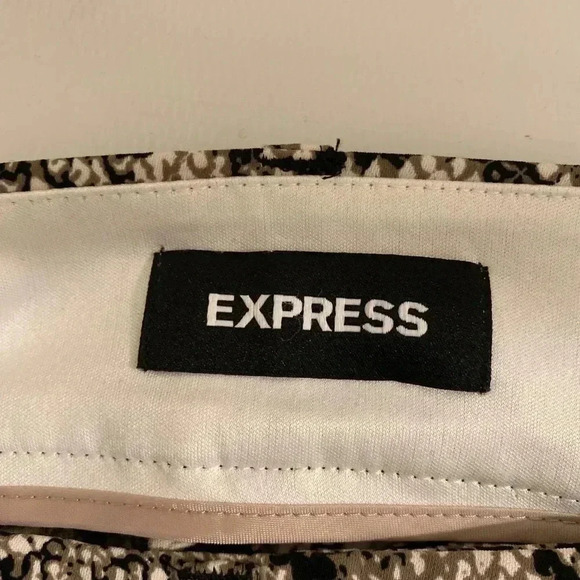 Express High Waisted Snakeskin Cargo Ankle Pant Size 0R/ small - Picture 6 of 11